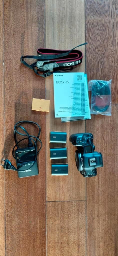 Vends Canon EOS R5 - Bon état - 4 batteries, TV, Hi-fi & Vidéo, Appareils photo numériques, Utilisé, Canon, Sans zoom optique