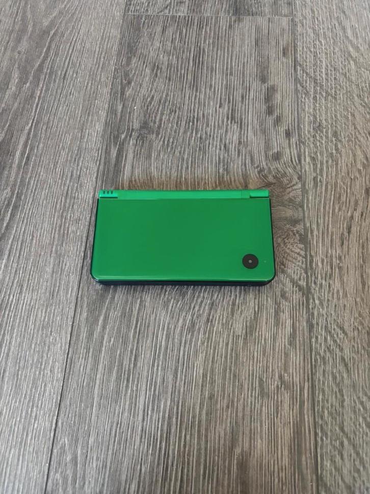 Nintendo DS/3DS met spelletjes bundel +R4 kaart, Games en Spelcomputers, Games | Nintendo DS, Gebruikt, Ophalen of Verzenden