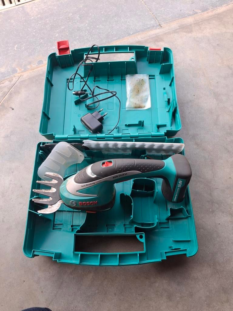 Le taille-haie électrique Bosch 10,8 V fonctionne parfaiteme, Enlèvement