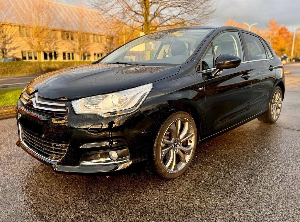 Citroen c4 exclusive 1.6 benzine , automatisch, full option, Auto's, Automaat, Zwart, Leder en Stof, Zwart