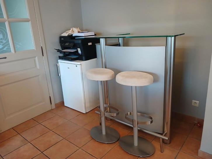 Bar avec plateau en verre, structure métal + 2 tabourets, Maison & Meubles, Tables | Tables mange-debout, Enlèvement