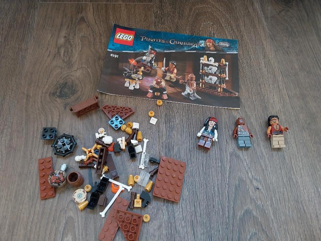 LEGO Pirates of the Caribbean 4191 Captain's Cabin, Enfants & Bébés, Jouets | Duplo & Lego, Comme neuf, Lego, Ensemble complet