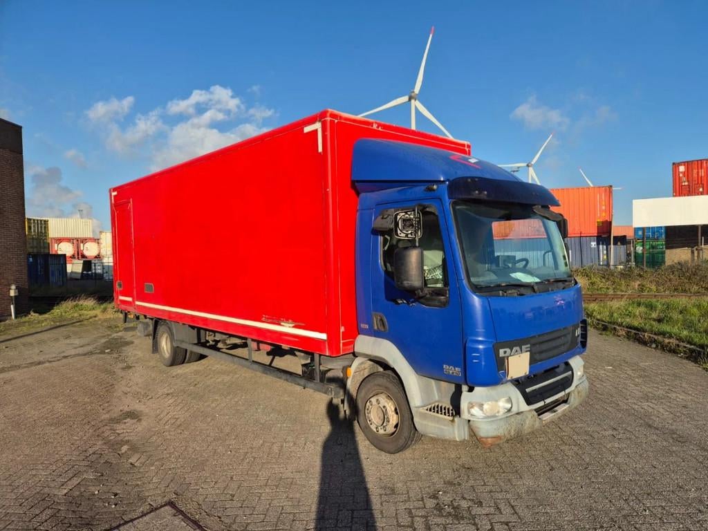 DAF LF 210 FA EEV (bj 2012), Auto's, Vrachtwagens, Euro 5, Achterwielaandrijving, Bedrijf, Diesel