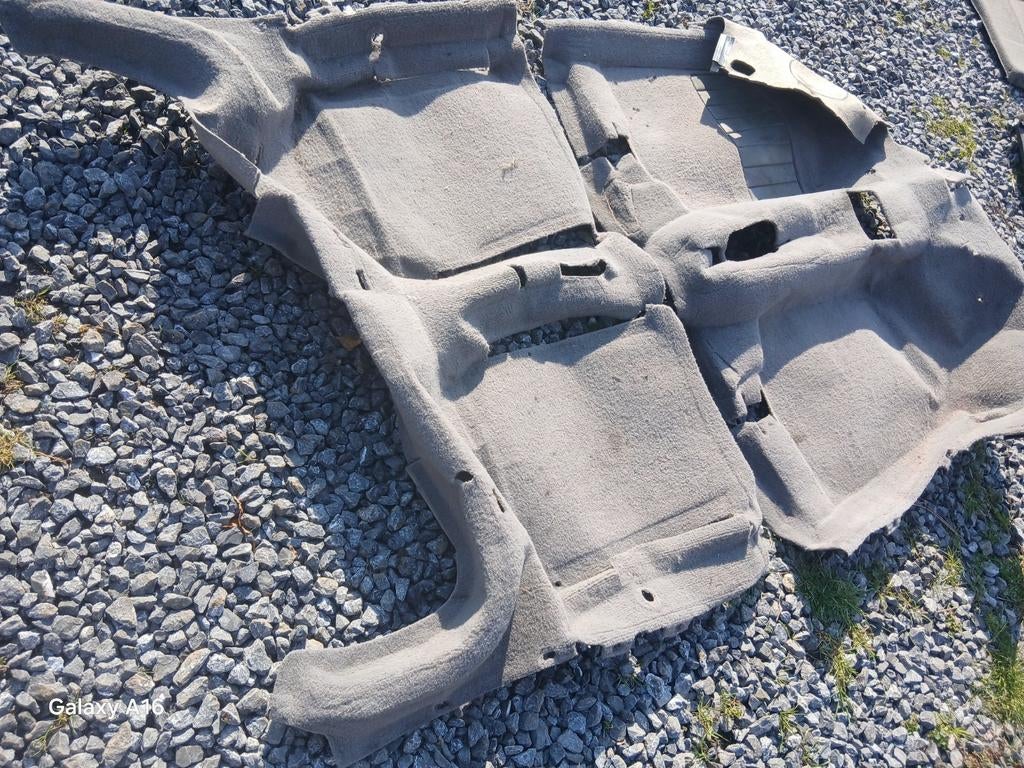 Moquette de sol vw golf 2 model 3 porte couleur gris, Enlèvement