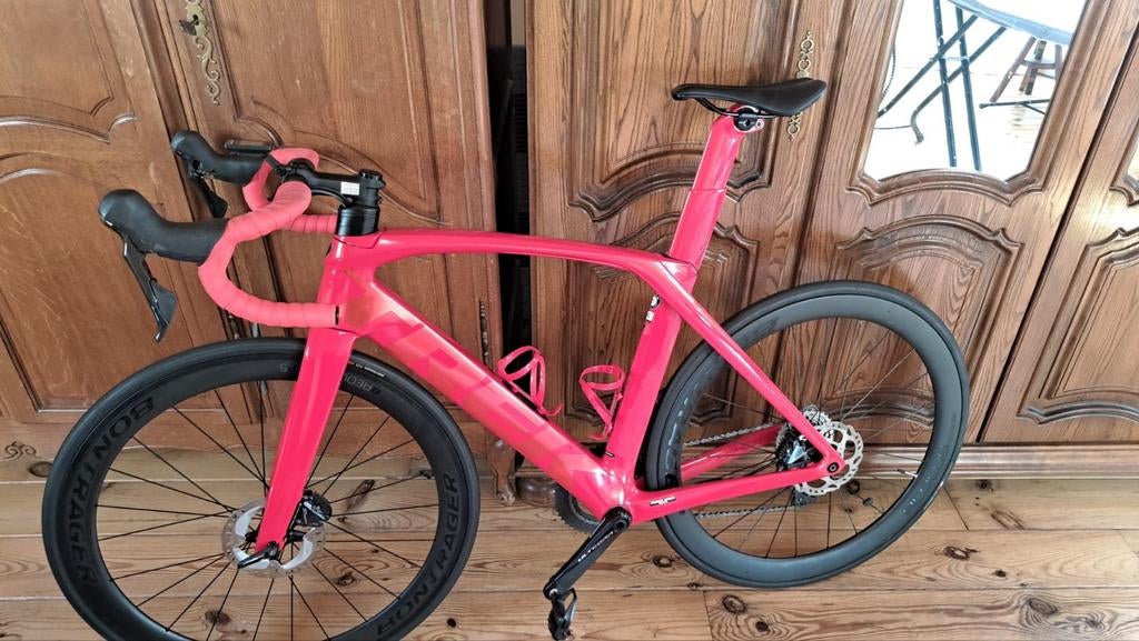 Velo de course TREK MADONE SL6 FULL CARBONE ROUGE 2022, Carbon, 10 tot 15 versnellingen, Heren, Schijfrem