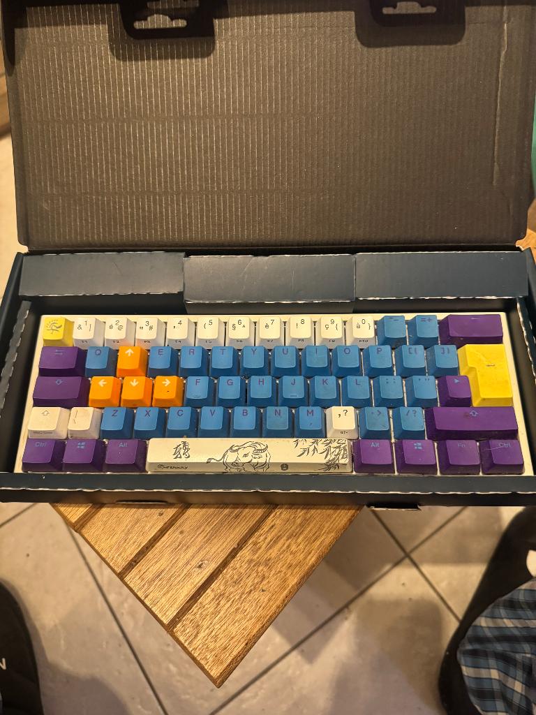 Toetsebord, Informatique & Logiciels, Claviers, Clavier gamer, Enlèvement, Utilisé, Qwerty