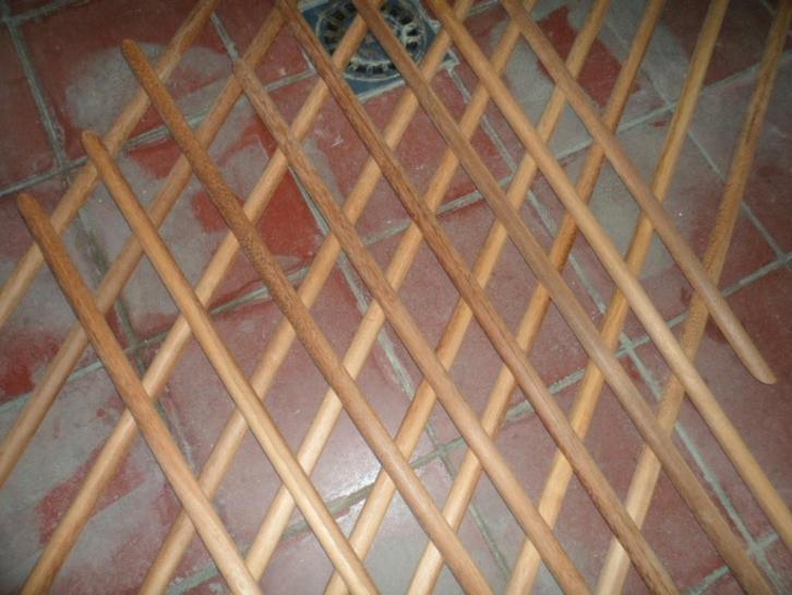 lattes en bois, meranti et merbeau semi-circulaires, Jardin & Terrasse, Poteaux, Poutres & Planches, Neuf, Autres types, 180 à 250 cm