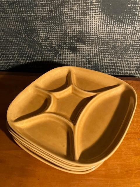 5 ASSIETTES À FONDUE, ASSIETTES À TAPAS, BOCH LA LOUVIÈRE, Enlèvement ou Envoi
