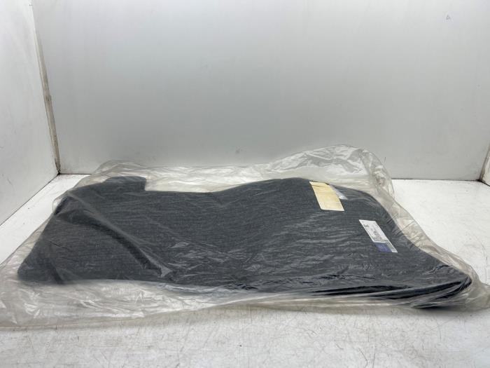 Kit tapis d'un Mercedes Sprinter, Autos : Pièces & Accessoires, Habitacle & Garnissage, Mercedes-Benz, Utilisé, 3 mois de garantie