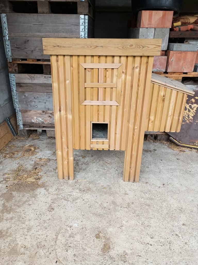Kippenhok in geimpregneerd trippel gefreesd hout, Animaux & Accessoires, Volatiles | Accessoires, Enlèvement