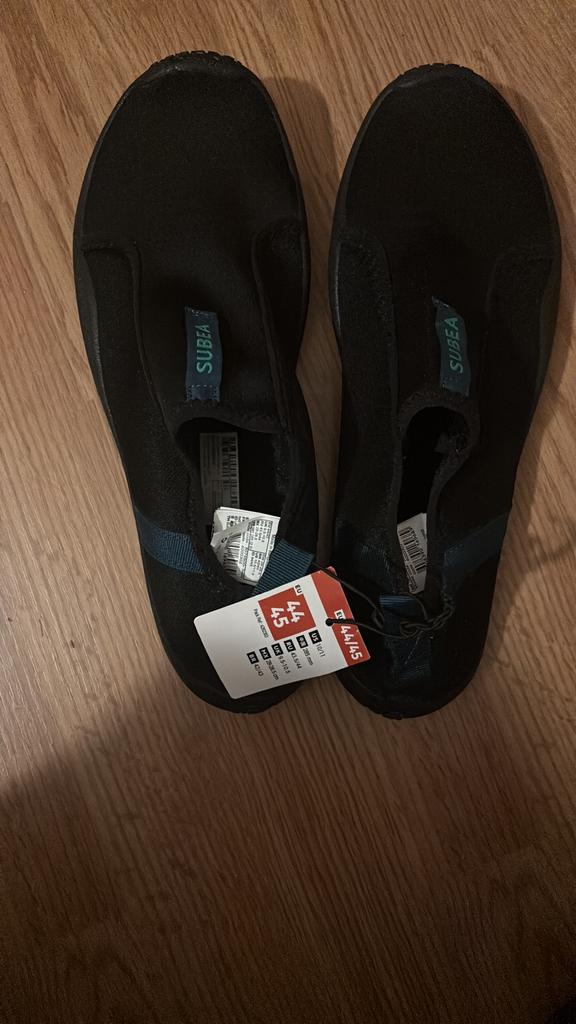 Superbe chaussures aquatiques noires taille 44/45 neuves, Sports nautiques & Bateaux, Enlèvement, Comme neuf