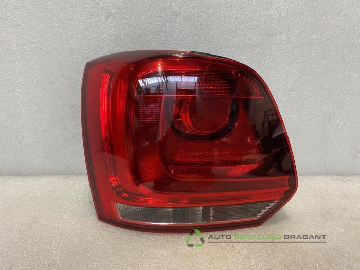 Feu arrière gauche d'un Volkswagen Polo, Autos : Pièces & Accessoires, Éclairage, Volkswagen, Utilisé, 3 mois de garantie, Enlèvement ou Envoi