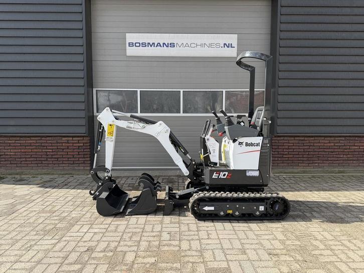 Bobcat TE HUUR Bobcat E10z minigraver 1,2 T, Articles professionnels, Machines & Construction | Grues & Excavatrices, Excavatrice