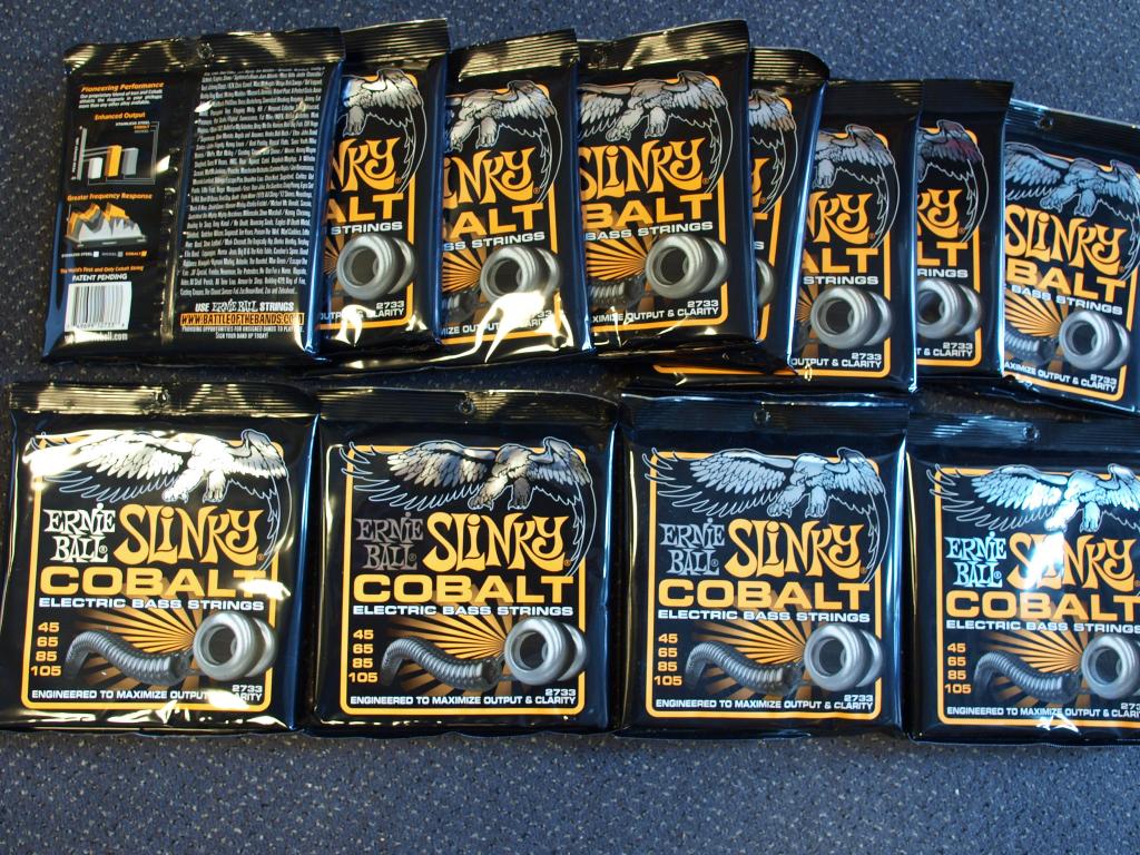 Ernie Ball 2733 Bas snarenset Slinky Cobalt 45-65-85-105, Niet ingevuld, Niet ingevuld, Nieuw, Niet ingevuld
