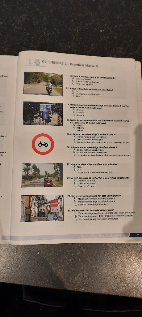 Theorieboek rijbewijs A + AM, Boeken, Ophalen of Verzenden, Gelezen, Niet van toepassing