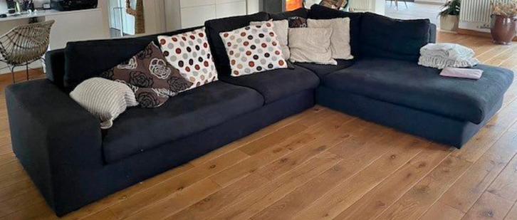 Grote Natuzzi hoekzetel met lounge – moderne donkere stof, Huis en Inrichting, Zetels | Voetbanken en poefs, Gebruikt, Stof, Ophalen