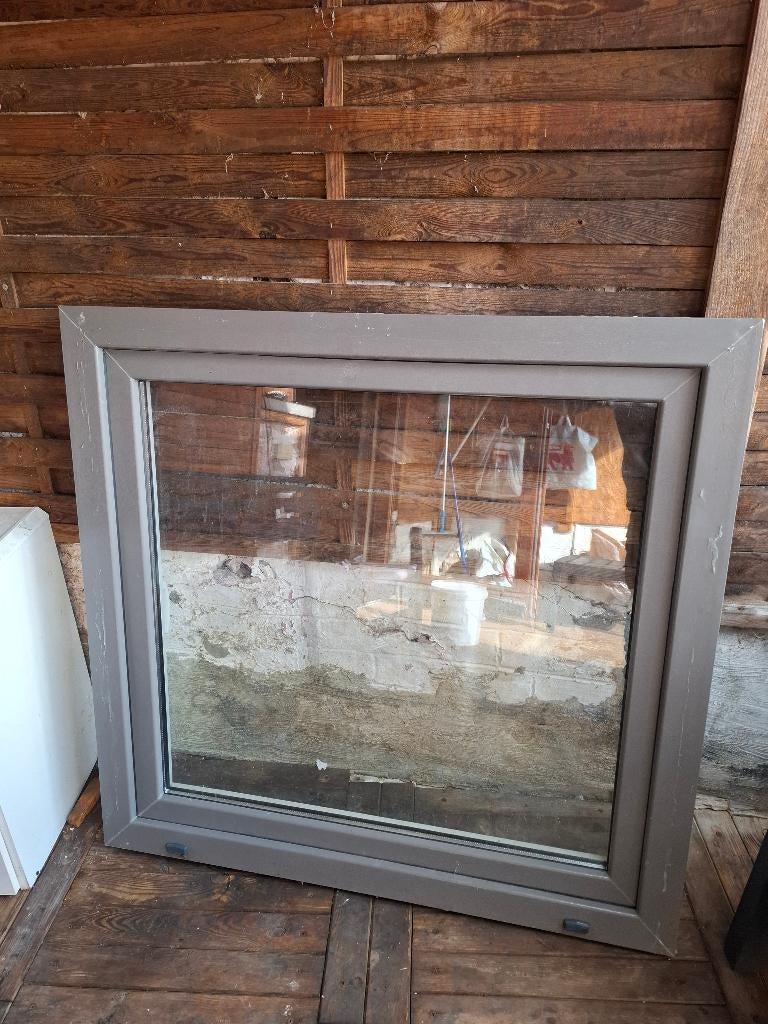 Chassis pvc blanc d'un côtés gris de l'autre, Bricolage & Construction, Châssis & Portes coulissantes, Châssis de fenêtre, 75 à 150 cm