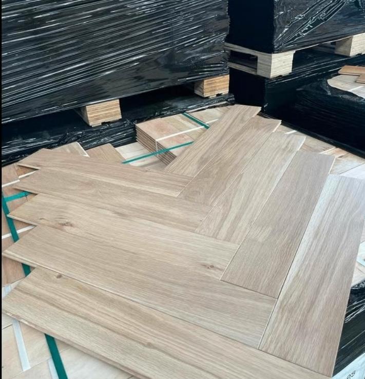 PARTI = DISPARU! PARQUET EN CHÊNE À CHEVRONS PRÊT À L'EMPLOI, Enlèvement