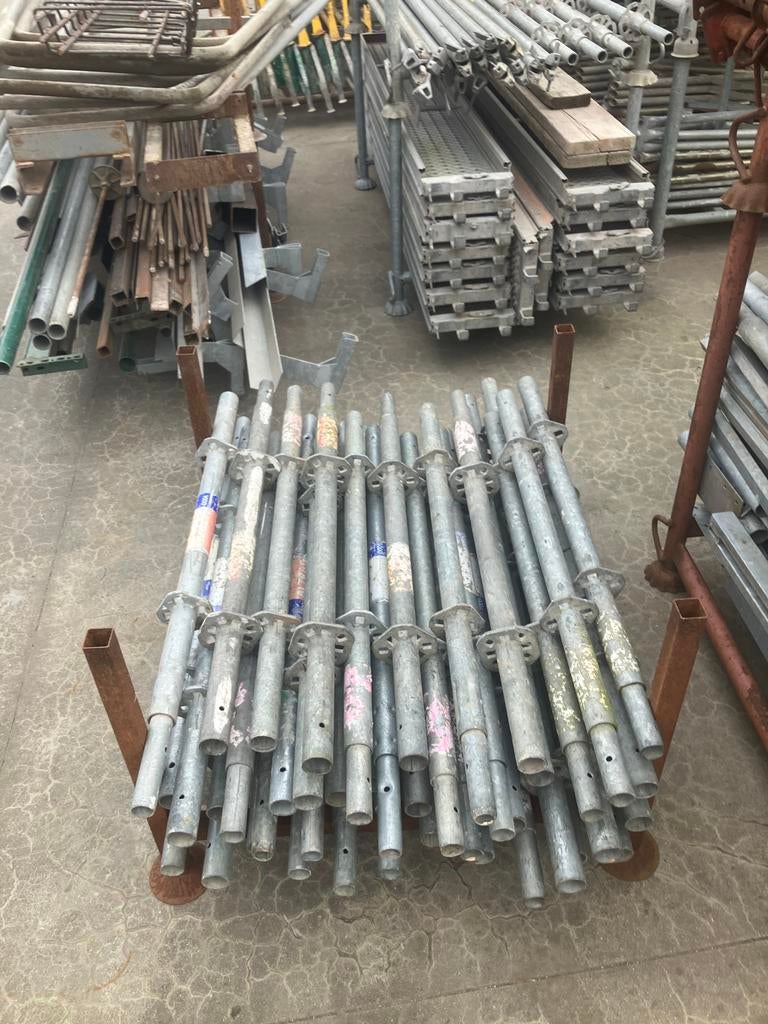 Pièces d'échafaudage Altrad, Bricolage & Construction, Quincaillerie & Fixations, Utilisé, Autres types, 250 mm ou plus, Enlèvement