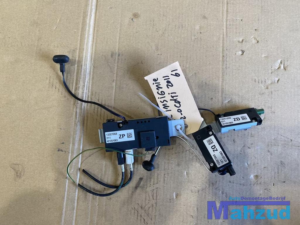 OPEL INSIGNIA A Antenne versterker 13327068 13327069, Gebruikt, Opel Automobile GmbH, Kontakt@opel-infoservice.de, Opel