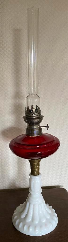 Quinquet van antiek glas en opaline, Antiek en Kunst, Antiek | Verlichting