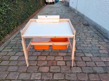 Kinderbureau - gebruikte staat beschikbaar voor biedingen