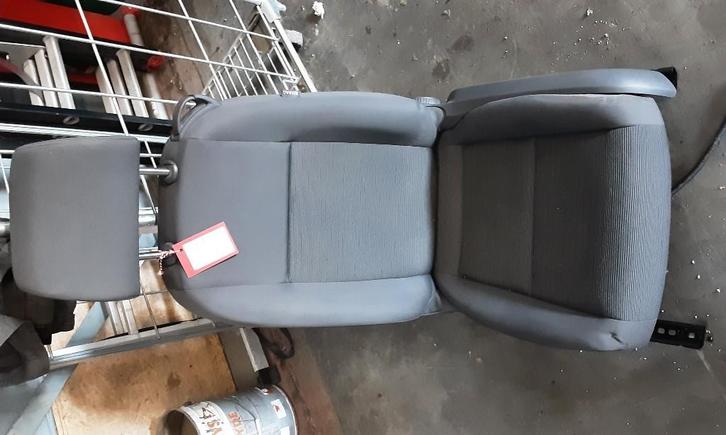 STOEL LINKS VOOR Volkswagen Golf V (1K1) (02-2001/12-2010), Auto-onderdelen, Interieur en Bekleding, Volkswagen, Gebruikt