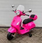 Vespa GTS Super 12v scooter roze Leer / MP3 / AUX verlichti, Kinderen en Baby's, Speelgoed | Buiten | Voertuigen en Loopfietsen