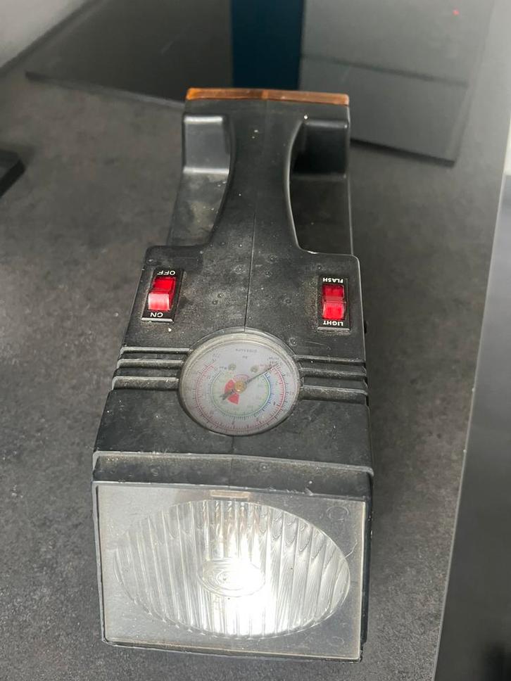 Motomaster draagbare luchtcompressor, Auto-onderdelen, Vrachtwagen-onderdelen, Ophalen