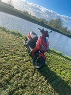 Hier bij mij verkoop ik mijn scooter stuur voor meer info., Fietsen en Brommers, Gts sirocco, Benzine, Gebruikt, 80 cc