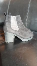 Dames schoenen met zilver rekbaar tussenstukje maat 40, Enlèvement, Comme neuf