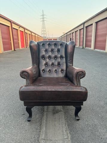 Fauteuil Chesterfield confortable beschikbaar voor biedingen