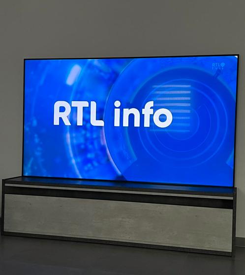 Samsung tv VEND URGENT ‼️, TV, Hi-fi & Vidéo, Télévisions, Neuf, 80 à 100 cm, Samsung, Smart TV