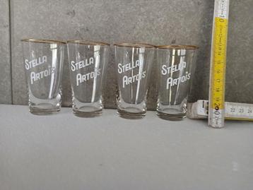Quatre anciens mini verres (galopins) STELLA ARTOIS en parfa