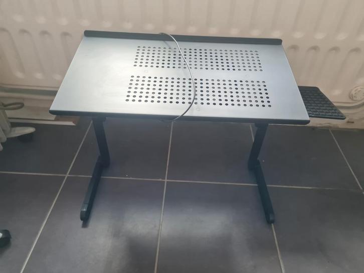 Table pour ordinateur portable, Informatique & Logiciels, Tables d'ordinateur portable, Utilisé, Réglable en hauteur, Enlèvement
