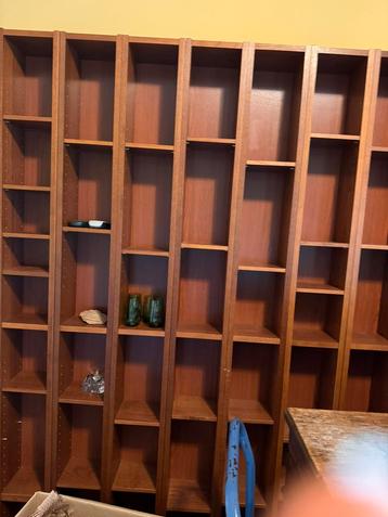 Cd of boekenkast ikea beschikbaar voor biedingen