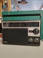 Vintage Philips 590 draagbare radio, Ophalen of Verzenden, Radio