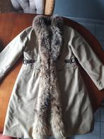 Jolie manteau avec fourrure, Enlèvement, Beige