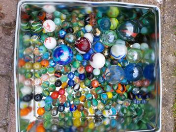 Groot lot Knikkers beschikbaar voor biedingen