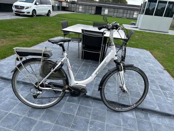 Electrische damesfiets Trek met middenmotor Bosch beschikbaar voor biedingen