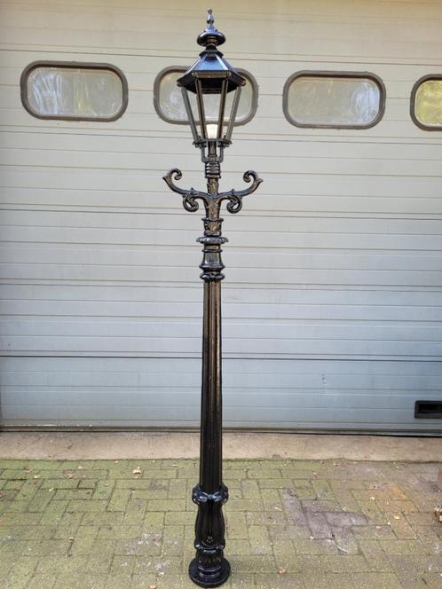 Antieke gietijzeren lantaarnpaal met gietijzeren zeskant kap, Antiek en Kunst, Antiek | Verlichting, Ophalen of Verzenden
