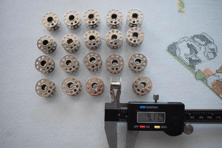 20 ijzeren spoeltjes naaimachine 20.3 mm x 11.5 mm, Hobby & Loisirs créatifs, Machines à coudre & Accessoires, Neuf, Accessoires