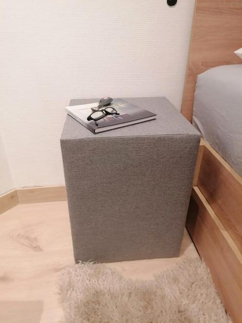 grijs/beige nachtkastjes, kan ook als poef worden gebruikt, Huis en Inrichting, Slaapkamer | Nachtkastjes, Nieuw, Ophalen