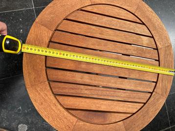 Rond houten tafeltje diam 50cm beschikbaar voor biedingen