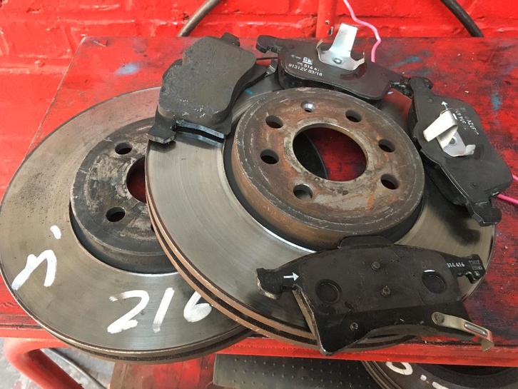 FREINS AVANT OPEL MERIVA A, Autos : Pièces & Accessoires, Freins & Transmission, Opel, Utilisé, Enlèvement