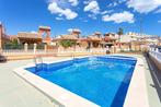 Gerenoveerd huis met solarium en zwembad in Torrevieja, Torrevieja, Dorp, Spanje, 80 m²