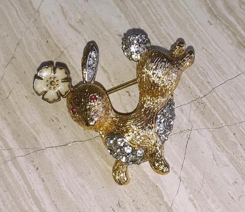broche vintage konijn goud met bloem en diamantjes A&S '50-6, Handtassen en Accessoires, Antieke sieraden, Broche, Goud, Met edelsteen