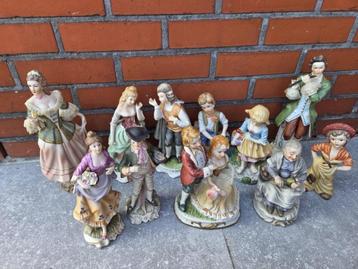 Set van 12 vintage porseleinen beeldjes ) romantische stijl beschikbaar voor biedingen