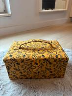 Naaidoos veritas, Hobby en Vrije tijd, Verzenden, Zo goed als nieuw