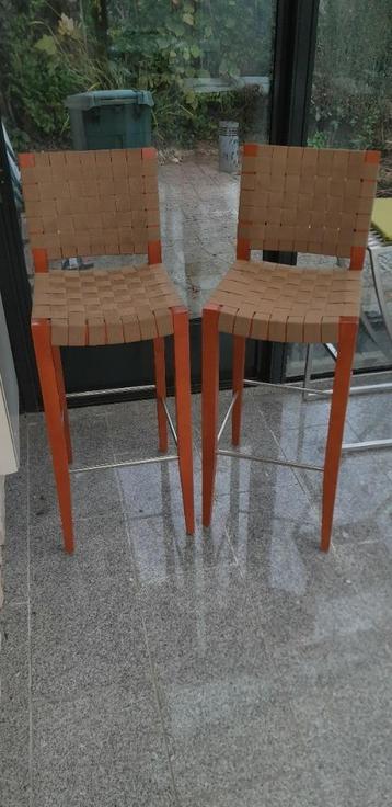 2 Design Barkrukken van Andreu World in Jens Risome stijl beschikbaar voor biedingen